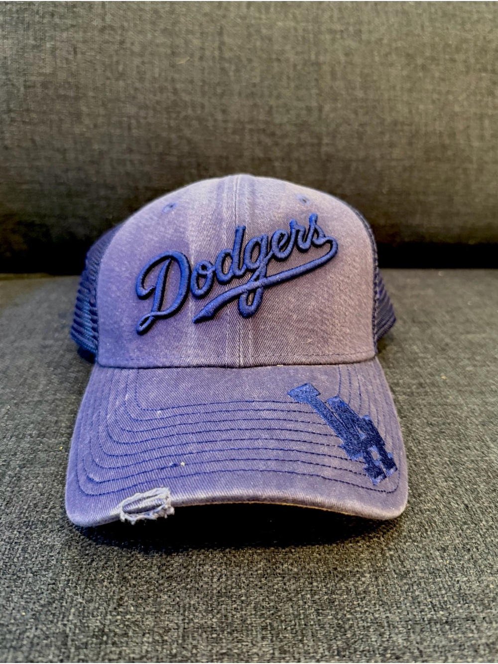 Los Angeles Dodgers Vintage Trucker Hat distressed Navy